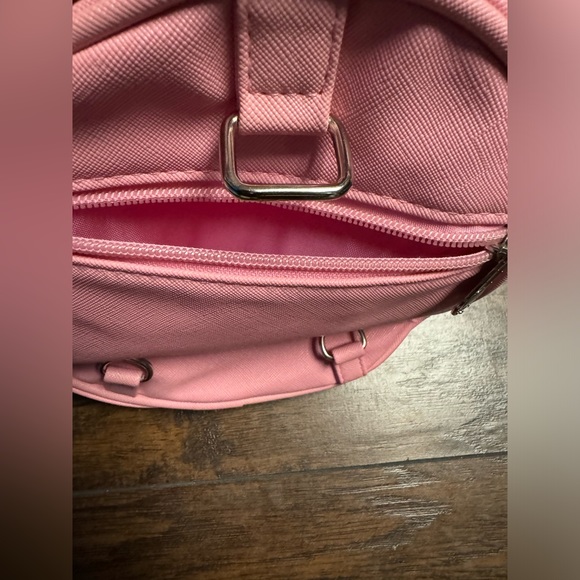 Hello Kitty Kind Of Pretty Little Girl Hand Bag/Wallet - Picture 3 of 6